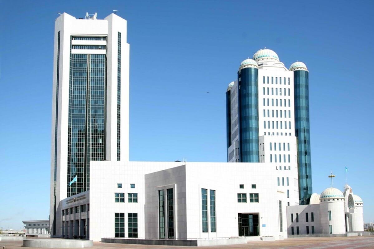 Парламент стал центром притяжения для ученых, экспертов и активистов – Токаев