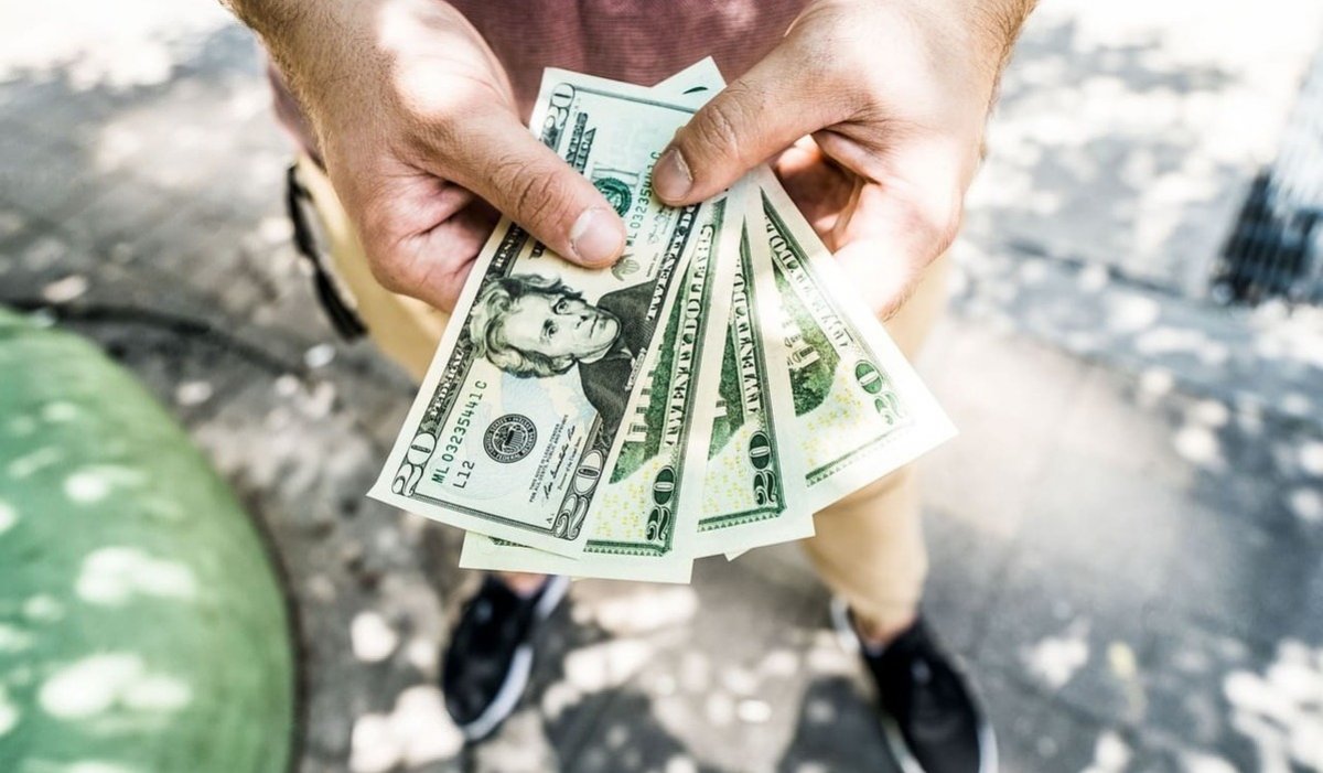 За сколько продают доллар в Алматы, Астане и Шымкенте 6 июля