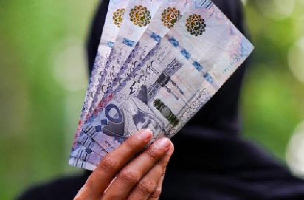 Женщина выбросила выигрышный билет на 12 миллионов