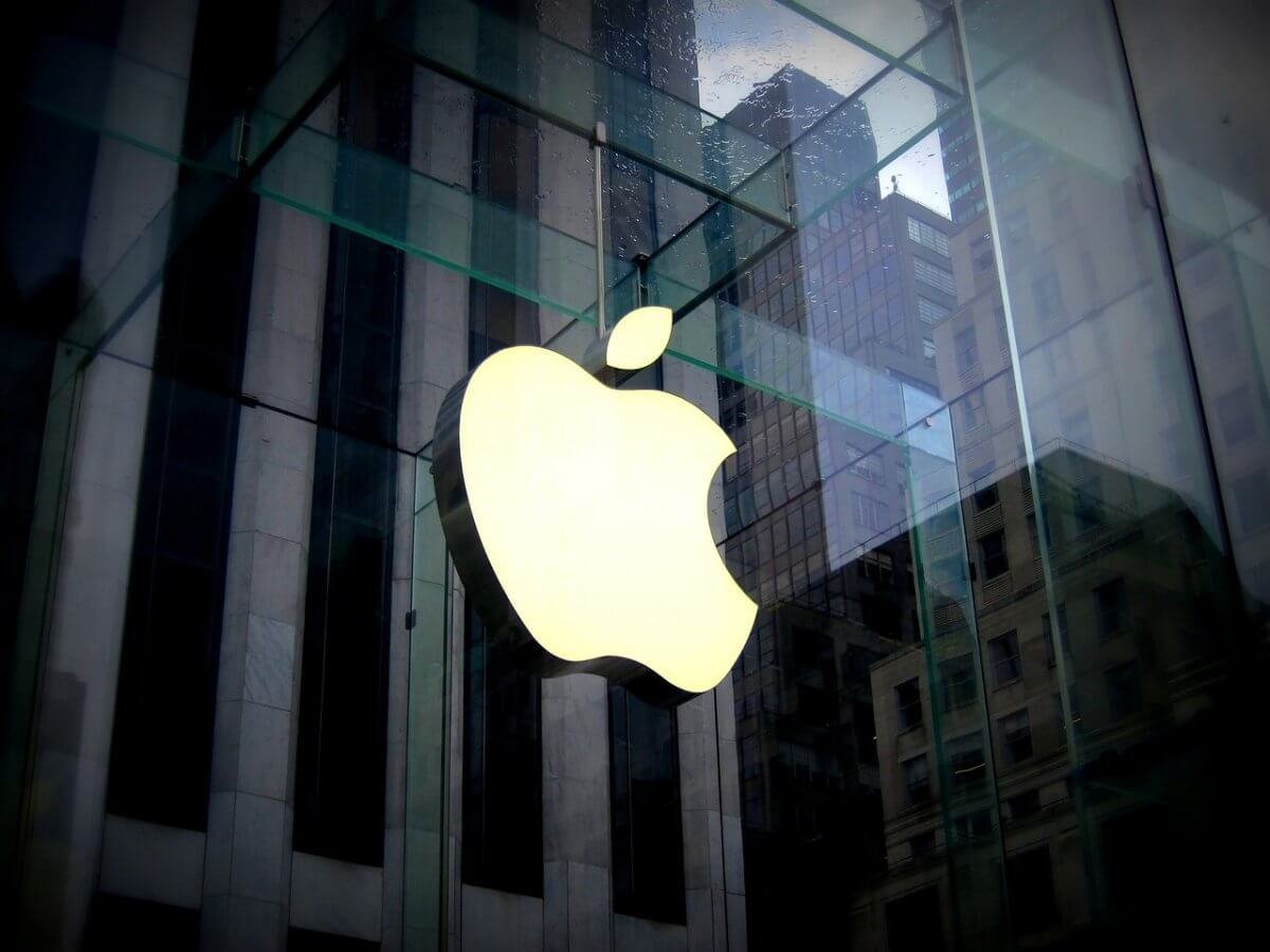Apple выплатит пользователям iPhone по 95 долларов