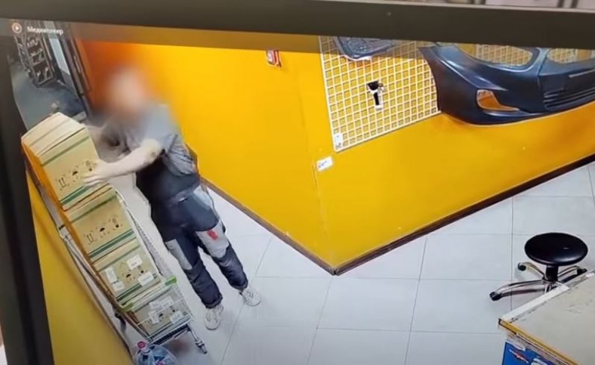 Бывший работник вынес со склада автозапчасти на миллион тенге в Астане
