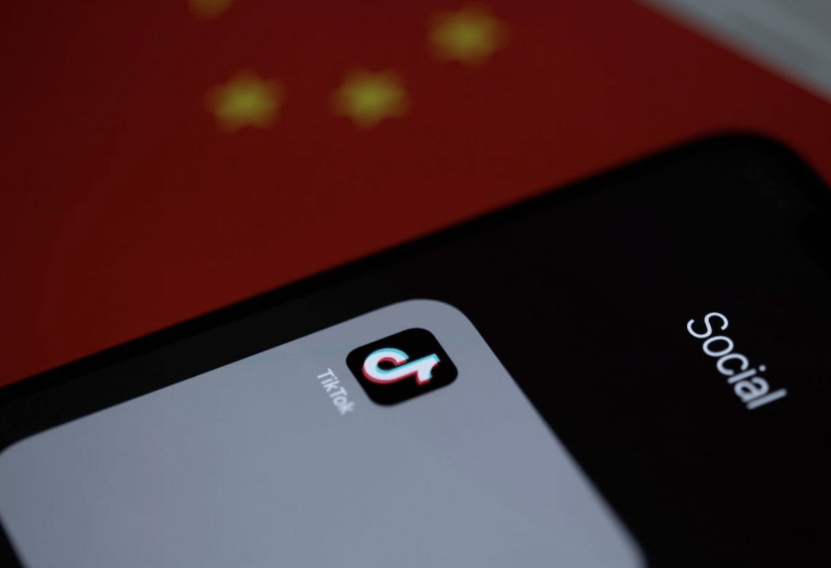За демонстрацию частей тела в TikTok наказали казахстанку