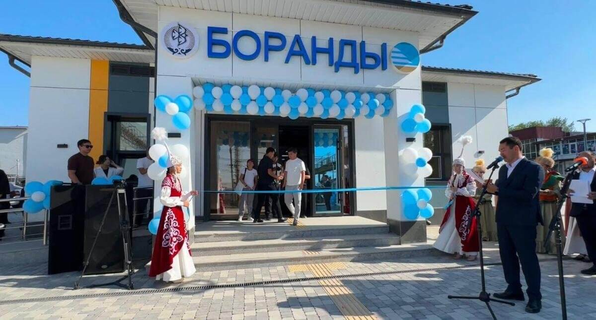 Вокзал, построенный 121 год назад, обновили в Жамбылской области