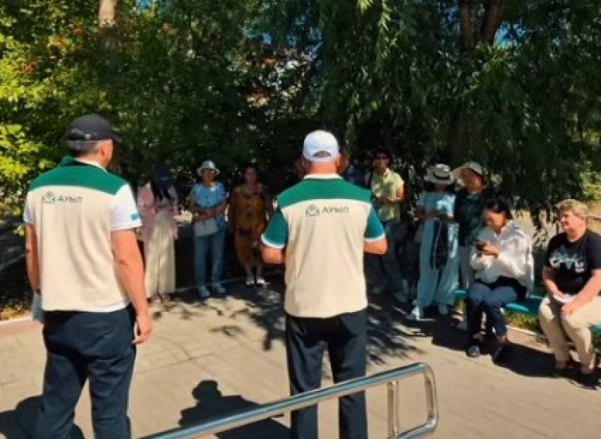 Партия "Ауыл" встретилась с педагогами поселка Тобыл в Костанайской области