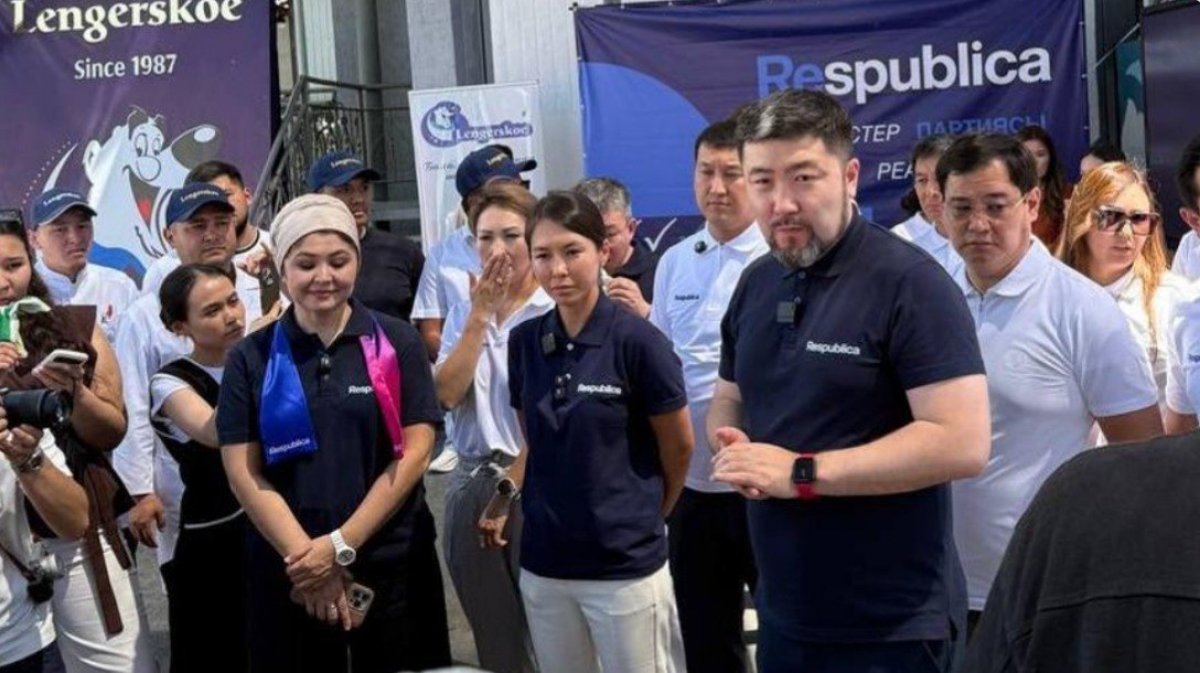 Партия Respublica обсудила проблемы производства на предприятии "Балмұздақ" в Туркестанской области