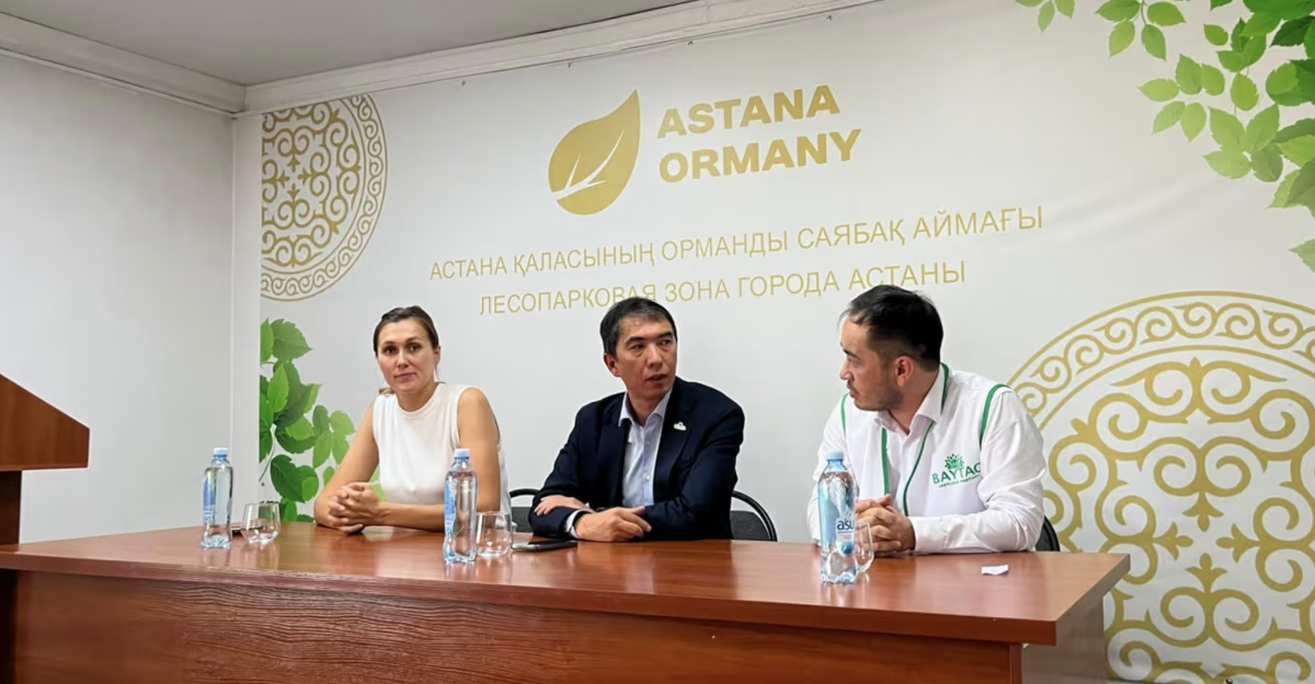 Представители "Байтақ" заступились за права работников "Астана орманы"