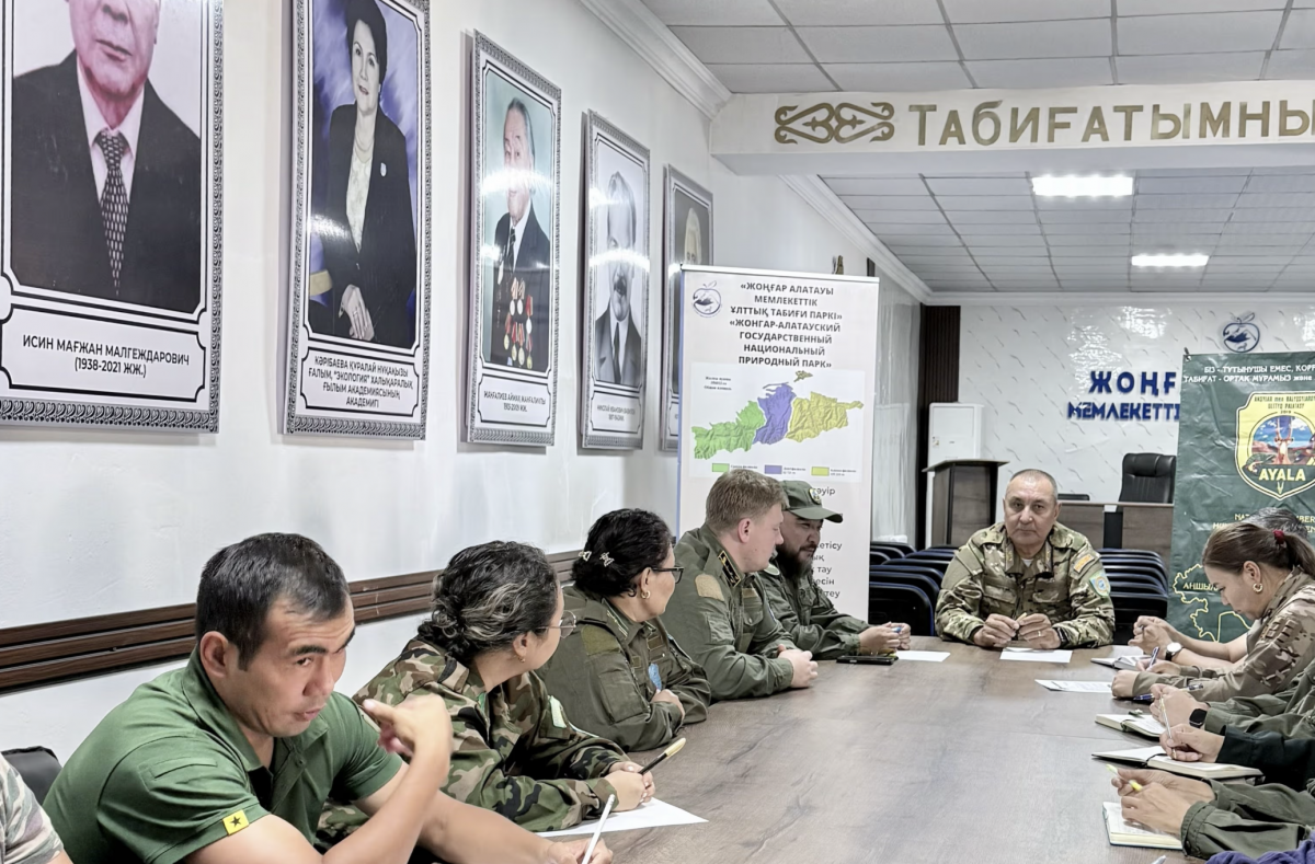 Сохранение экосистем и статус инспекторов: партия "Байтақ" провела круглый стол в нацпарке "Жонгар-Алатау"