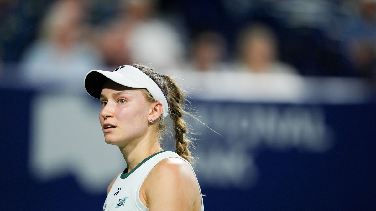 Елена Рыбакина проиграла Швентек в финале турнира в Торонто