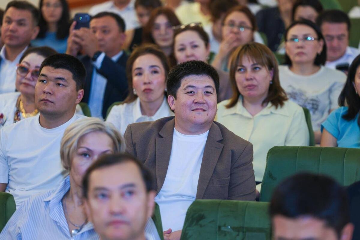 Партия "Әділет" обсудила с учеными развитие науки в Казахстане