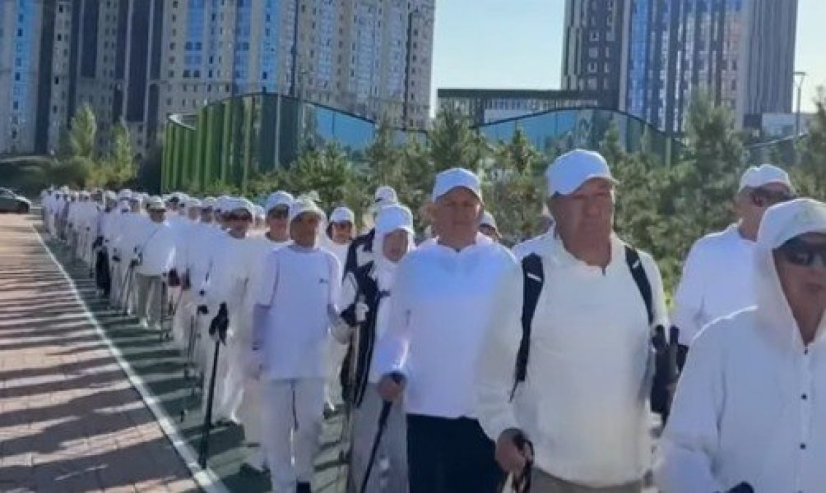 Утреннюю тренировку с представителями старшего поколения провели кандидаты НПК