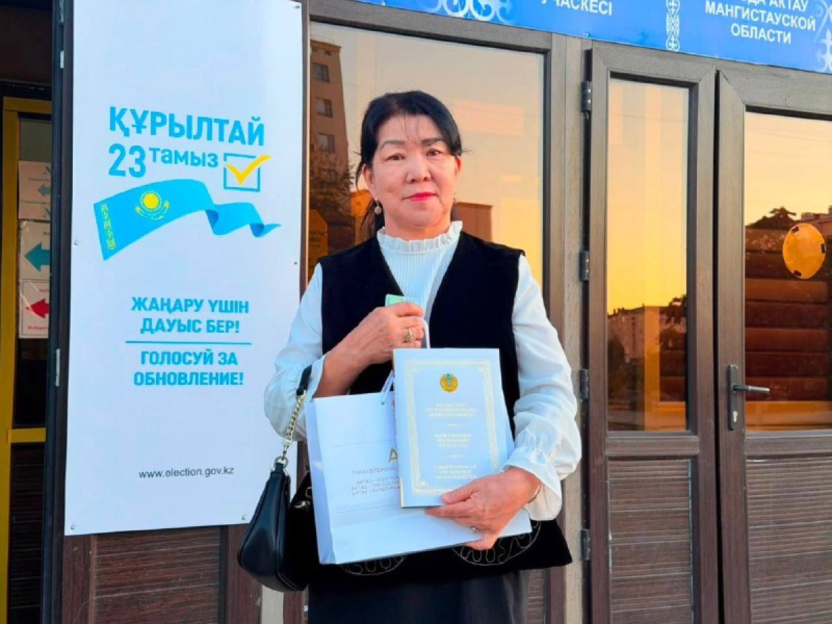 Избирательница по имени Курултай одной из первых сделала свой выбор в Мангистау