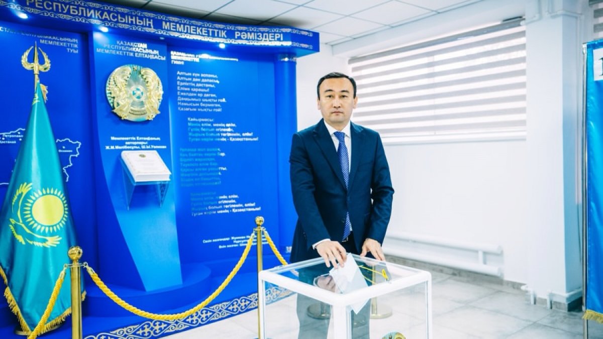Аким Улытауской области проголосовал на выборах в Курултай