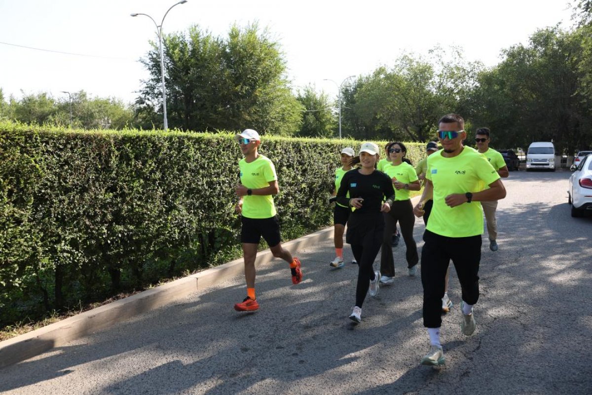 Бегом на выборы: участники Run Club в полной экипировке пришли отдать голос в Атырау
