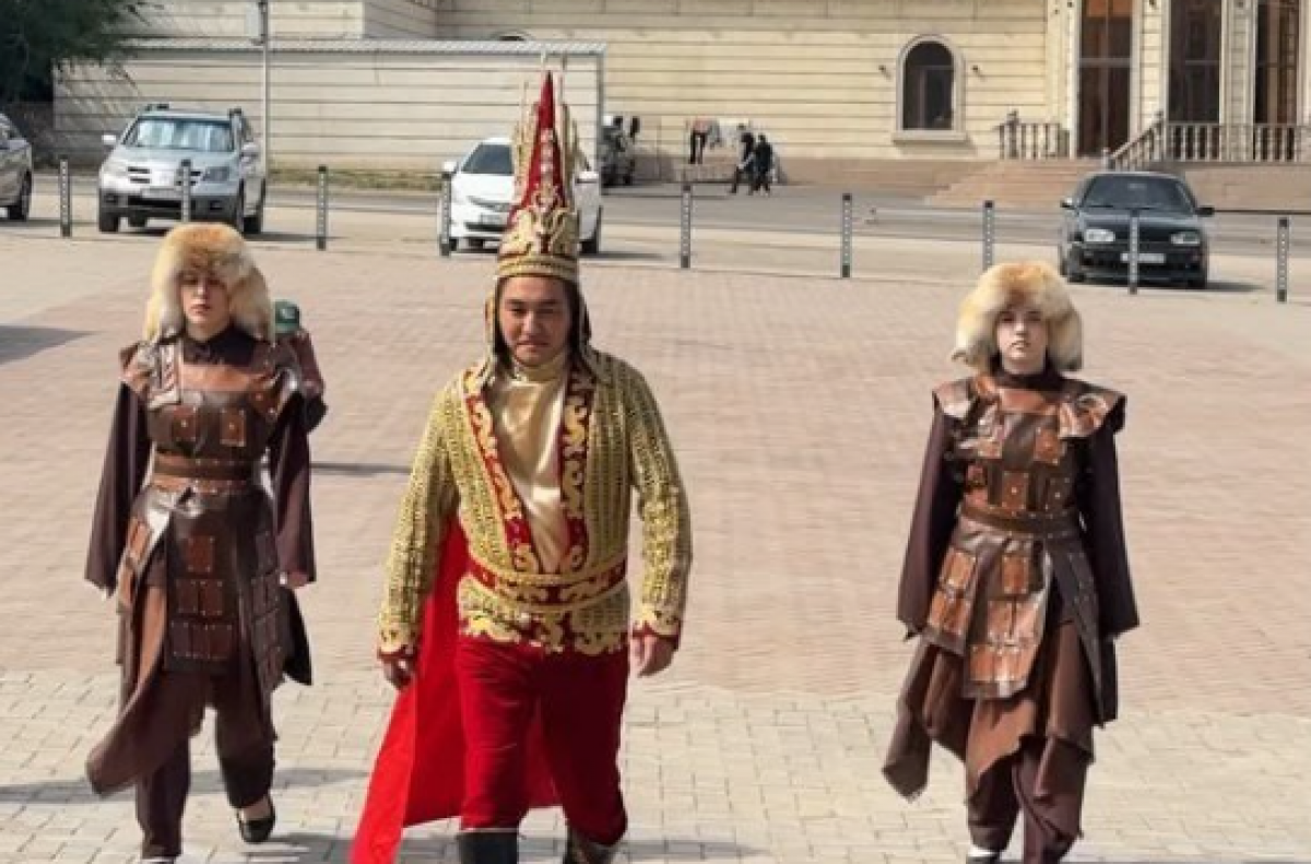 Батыры и "Золотой человек" появились на выборах в Алматинской области