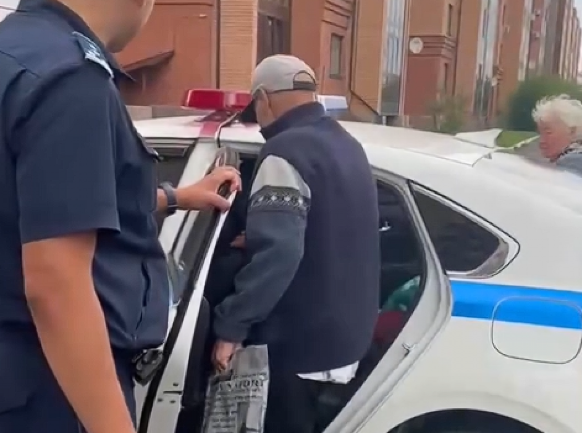 89-летний пенсионер пошел за чужой женщиной, приняв ее за жену, и потерялся в Петропавловске