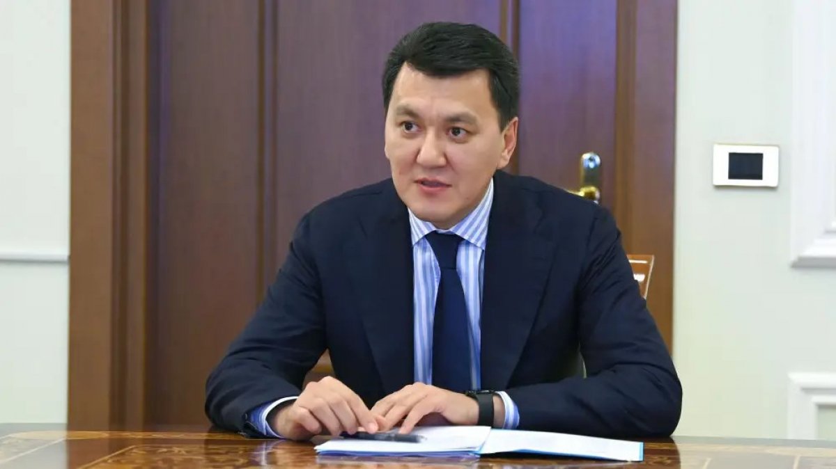 Ерлан Карин: Депутаты Курултая находятся в центре исторического события