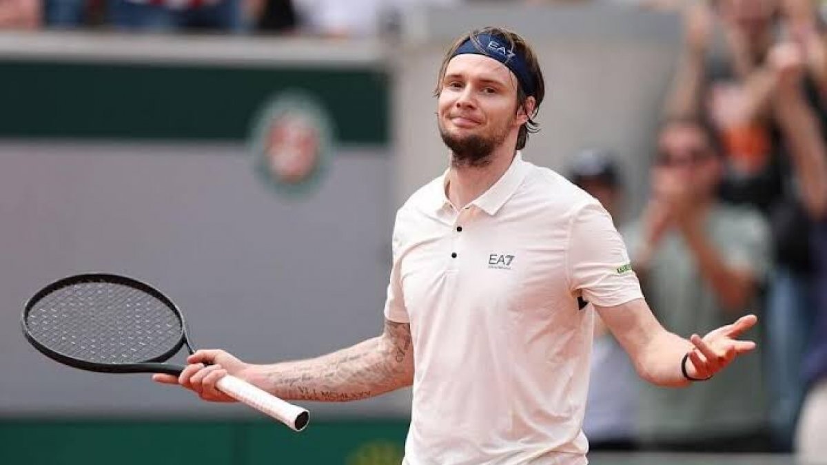 Александр Бублик в дуэте с китайцем стартовал с победы на US Open-2026