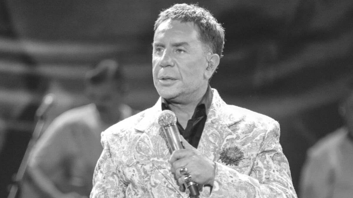 "Дни и ночи они будут скучать": умер греческий певец Йоргос Мазонакис