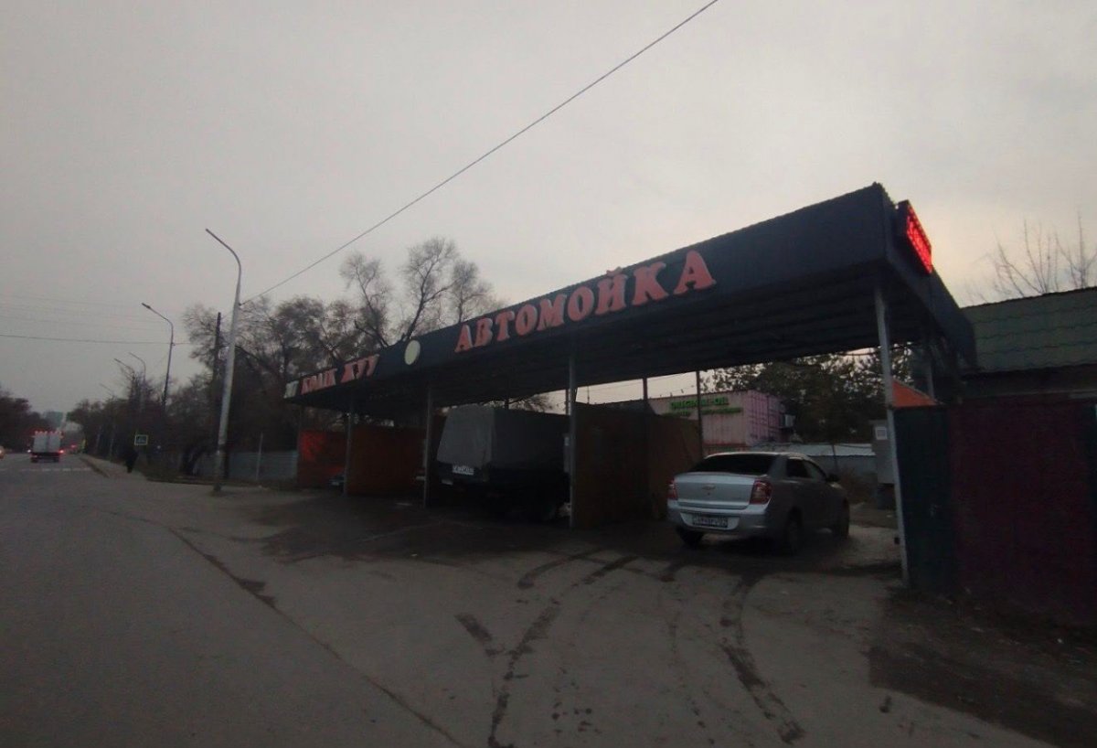 Незаконную автомойку снесли в Алматы