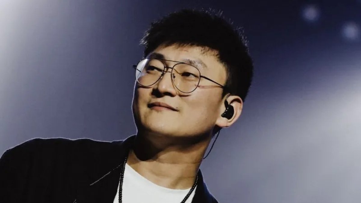 Alex Lim показал редкое фото с семьей