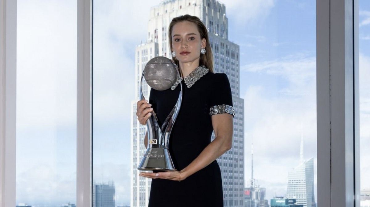 Спортсменка и красавица: Елена Рыбакина стала героиней фотосессии WTA