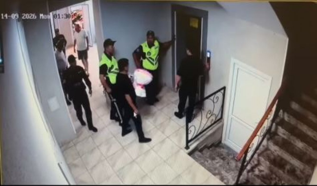 Полицейского обвинили в краже букета в Семее (ВИДЕО)