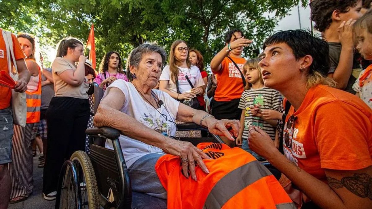 Протесты в Испании: пожилой женщине разрешат вернуться в арендованную квартиру