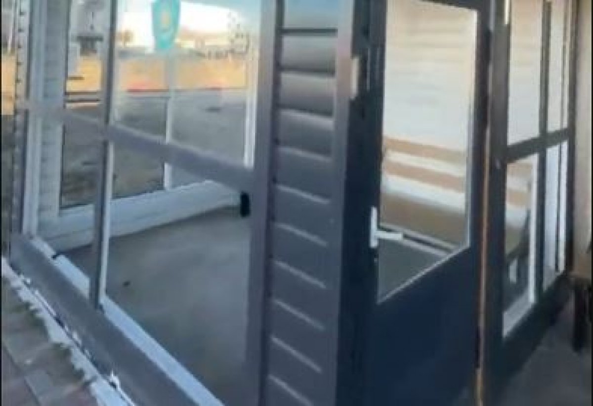 Мужчина разбил теплую остановку в Каркаралинске