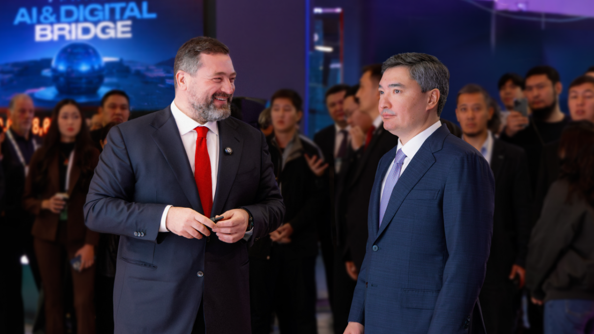 Михаил Ломтадзе показал премьер-министру возможности AI-помощника Kasper
