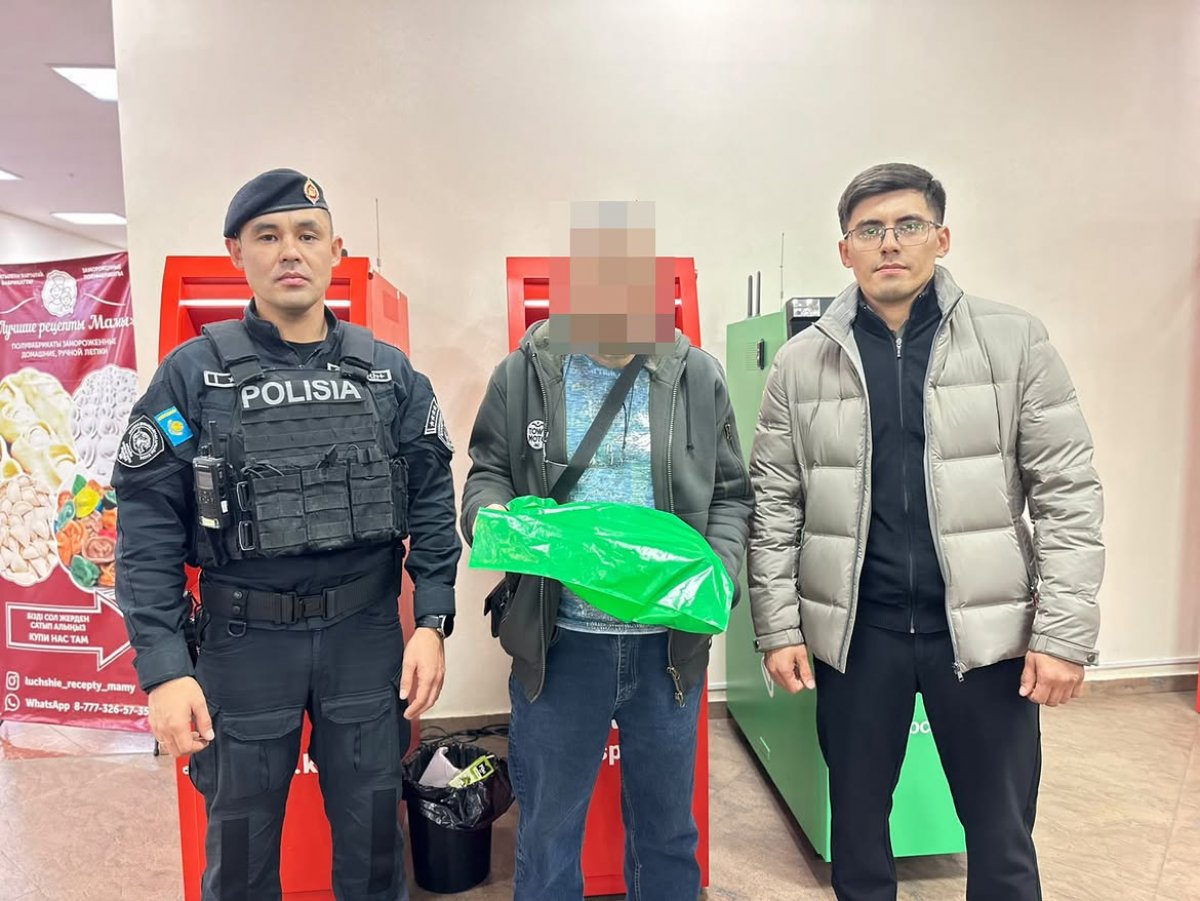 Зеленый пакет с миллионами чуть не ушел мошенникам в Петропавловске