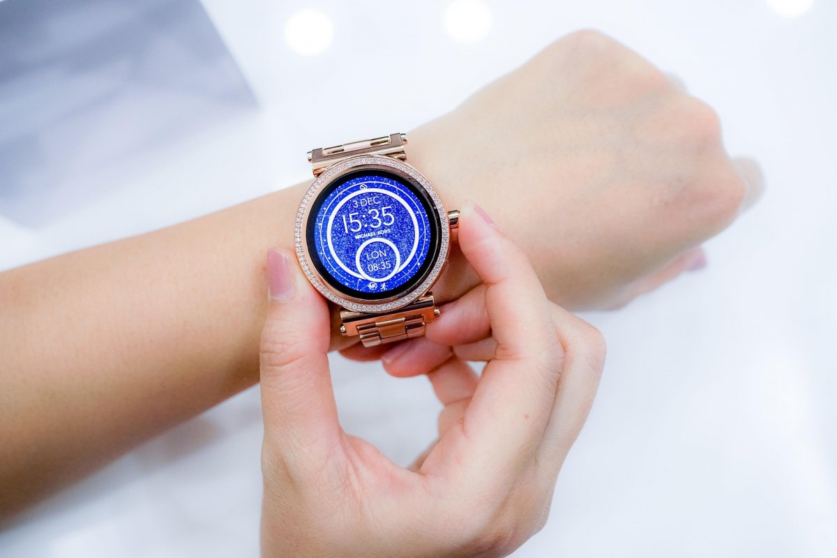 Казахстанцам открыли новые функции Apple Watch, Samsung Galaxy Watch и AirPods Pro