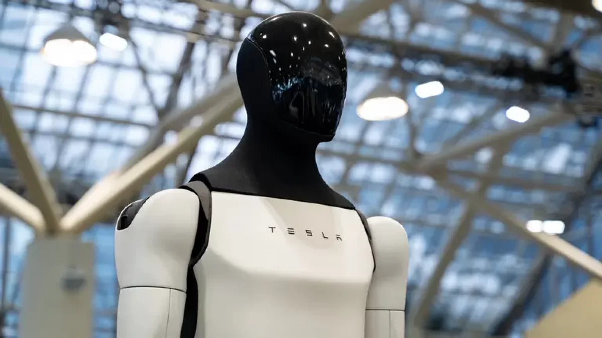 Tesla начала производство человекоподобных роботов Optimus