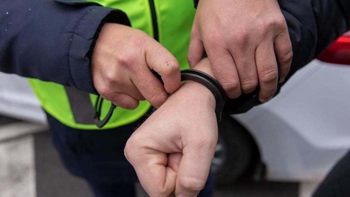 Скрывался на съемных квартирах: в Шымкенте задержали подозреваемого в крупном мошенничестве