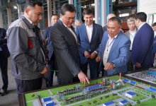 Аскар Мамин посетил крупные системообразующие предприятия в городе Шымкент