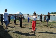 Как ребенку правильно провести летние каникулы?