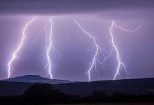 В Индии от ударов молний погиб 51 человек