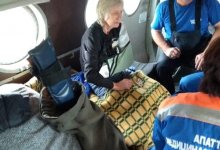 63-летнюю россиянку, попавшую под лавину, снял с Белухи вертолёт спасателей ВКО
