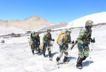 Как проходит спасение казахстанских альпинистов в Киргизии?