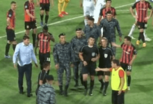 В Шымкенте гвардейцам пришлось защищать судью от нападков футболистов (ВИДЕО)