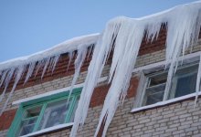 Остерегаться сосулек посоветовали жителям Алматы