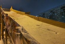 Проволокой защищают горки от детей предприниматели в Караганде