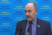 Партии готовятся к написанию предвыборных программ, не более - Казанцев о парламентских выборах