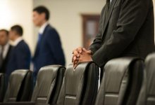 Скачут как стрекозы, а должны уходить на пенсию - Токаев о руководителях госорганов