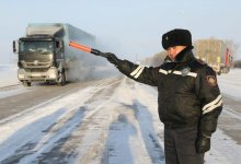 Выезд из Нур-Султана в Щучинск перекрыли грузовиком