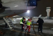 Актюбинца, получившего сильные ожоги при спасении соседа, доставил в столицу борт санавиации