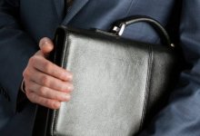 Госслужащих, подозреваемых в коррупции, больше не будут переводить на другую должность