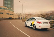 Сервис Яндекс.Такси запустил в Алматы доставку посылок для корпоративных клиентов