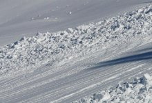 Из-за угрозы схода снежных лавин ограничили движение на востоке Казахстана