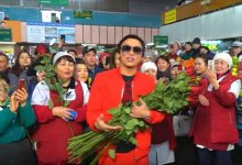 Как Кайрат Нуртас поздравил женщин с 8 марта