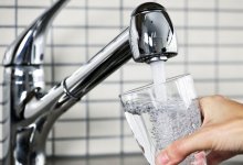 Коронавирус во Франции: жителей страны освободили от оплаты комуслуг